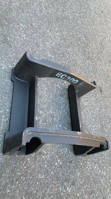 Volvo EC300 Excavator Chain Guard - Original-like Quality + Factory Direct Price, Wear-Resistant Manganese Steel, Anti-Dechain, A Cost-Effective Choice