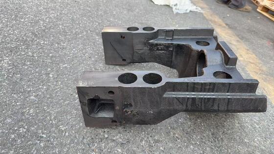 D6シリーズ（D6C/D6D/D6E）用精密溶接ブルドーザーUフレーム、汎用高耐久性建設用安定性と耐久性のあるアクセサリー、厚鋼板ブルドーザーUフレーム（D6D-D6C-D6E用）、専門